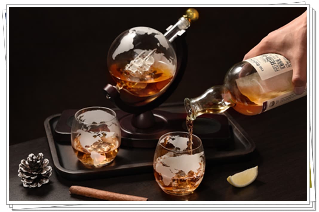 Can The Globe Whiskey Decanter Set Be The Perfect Christmas Present?